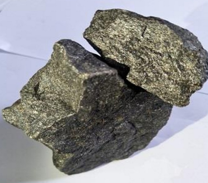 Is Aluminum Oxide A Solid?