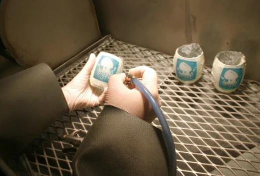 Sandblasting Media Works Best for Ceramic Mugs with Detail