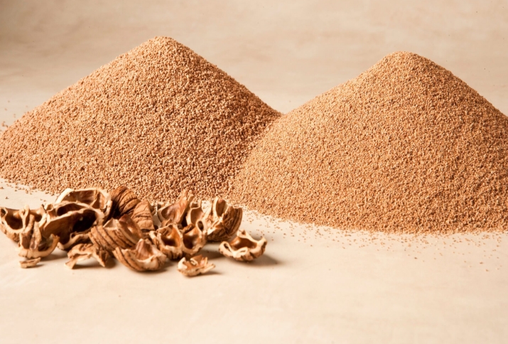 Choose Walnut Shells for Sandblasting